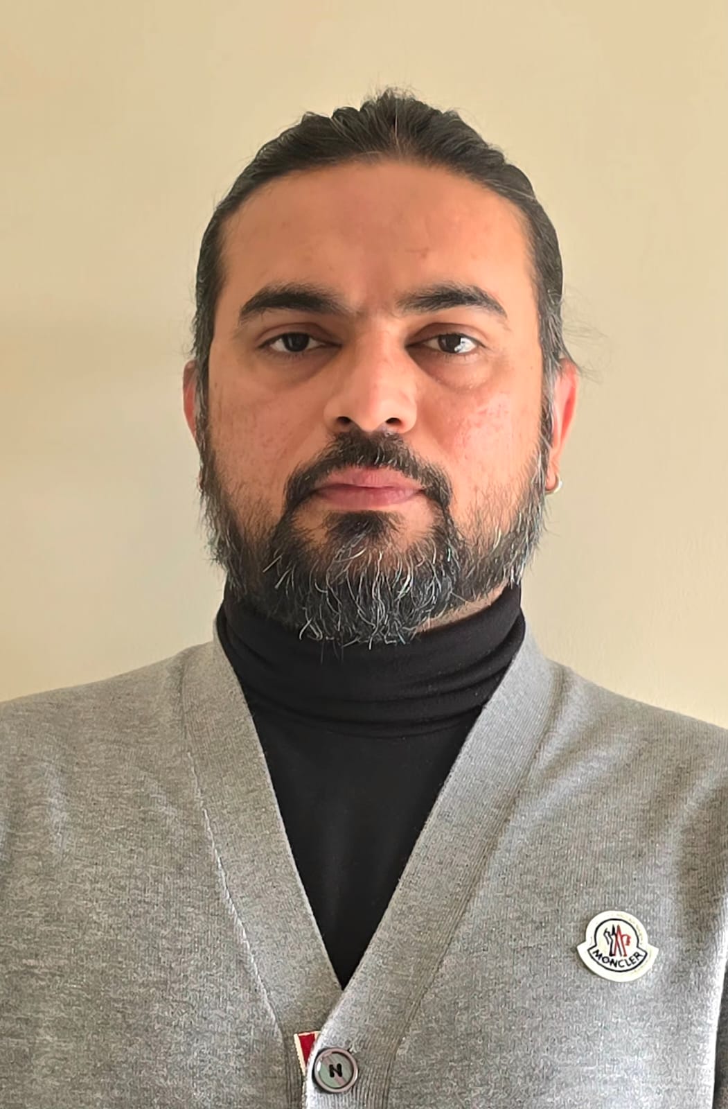 Mr. Pragesh Vardhan Singh